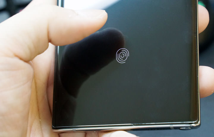 hoda 3D UV 膠全貼合玻璃保護貼 + 柔石軍規防摔殼開箱分享!給你的 Galaxy Note10+ 最全面防護解決方案! - 阿祥的網路筆記本 hoda 3D UV 膠全貼合玻璃保護貼 + 柔石軍規防摔殼開箱分享!給你的 Galaxy Note10+ 最全面防護解決方案! - 阿祥的網路筆記本