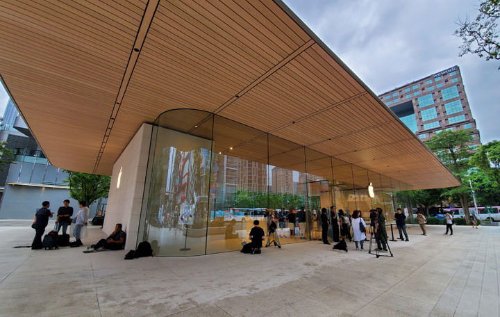 [Unbox] Apple iPhone 11 Pro Max 夜幕綠版純開箱！ - 阿祥的網路筆記本