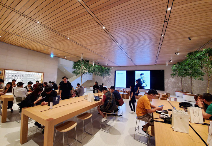 [Unbox] Apple iPhone 11 Pro Max 夜幕綠版純開箱！ - 阿祥的網路筆記本