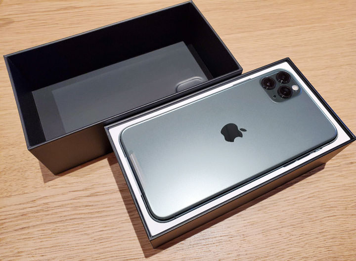 [Unbox] Apple iPhone 11 Pro Max 夜幕綠版純開箱！ - 阿祥的網路筆記本