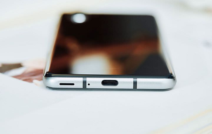 SHARP AQUOS R3 深度實測報告：集美型設計與高水準攝錄功能於一身的日系手機！ - 阿祥的網路筆記本