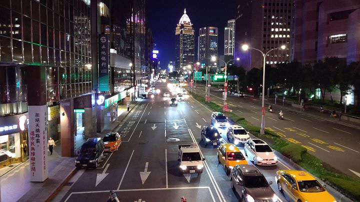 SHARP AQUOS R3 深度實測報告：集美型設計與高水準攝錄功能於一身的日系手機！ - 阿祥的網路筆記本