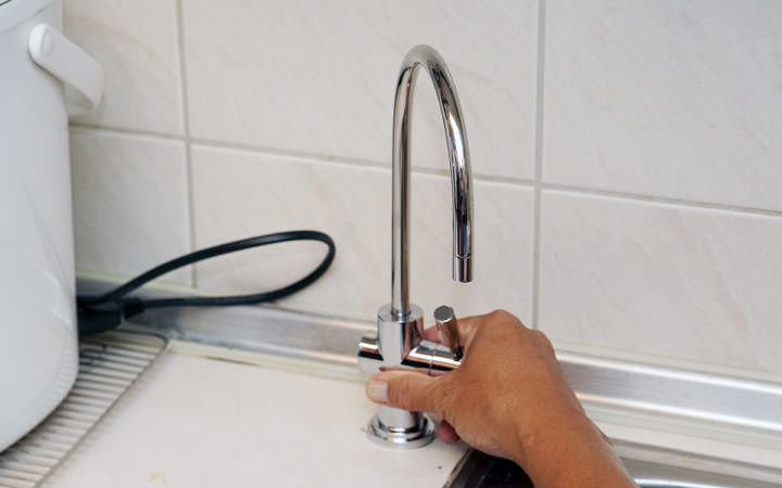 BRITA mypure pro X9 超微濾櫥下型濾水系統開箱：有效過濾 99.99% 病毒、細菌與有害物質，健康喝好水真安心！ - 阿祥的網路筆記本