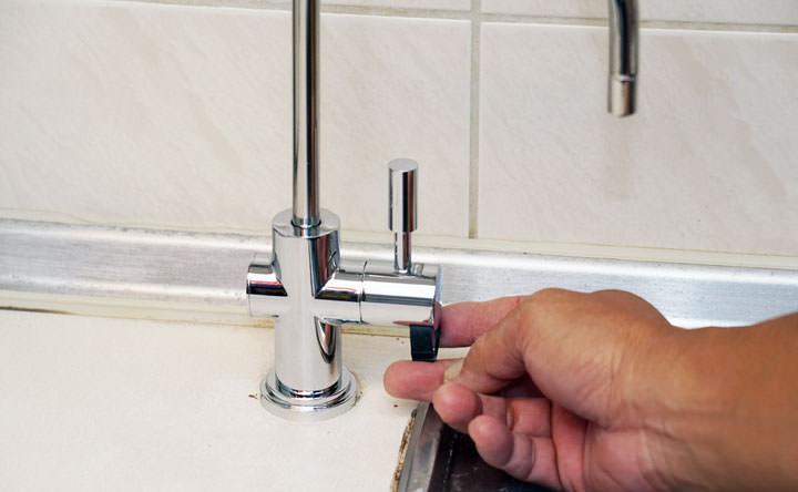 BRITA mypure pro X9 超微濾櫥下型濾水系統開箱：有效過濾 99.99% 病毒、細菌與有害物質，健康喝好水真安心！ - 阿祥的網路筆記本