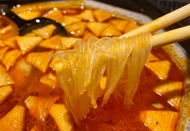 不出門也能吃海底撈火鍋？「海底撈蕃茄牛腩自煮火鍋套餐」開箱，告訴你到底好不好吃呢？ - 阿祥的網路筆記本