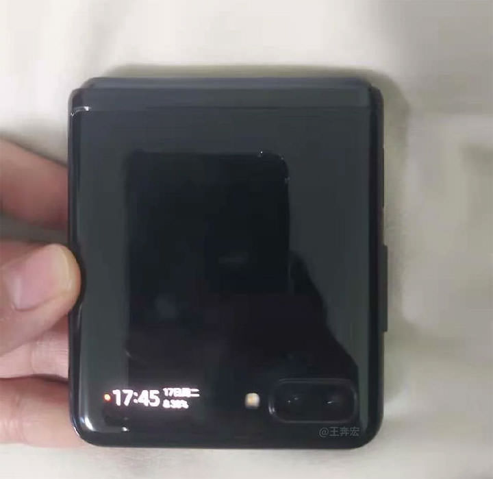 三星新一代折疊螢幕手機 Galaxy Fold2 本尊現身？直立式對折設計，將與 Galaxy S11 一同現身？ - 阿祥的網路筆記本