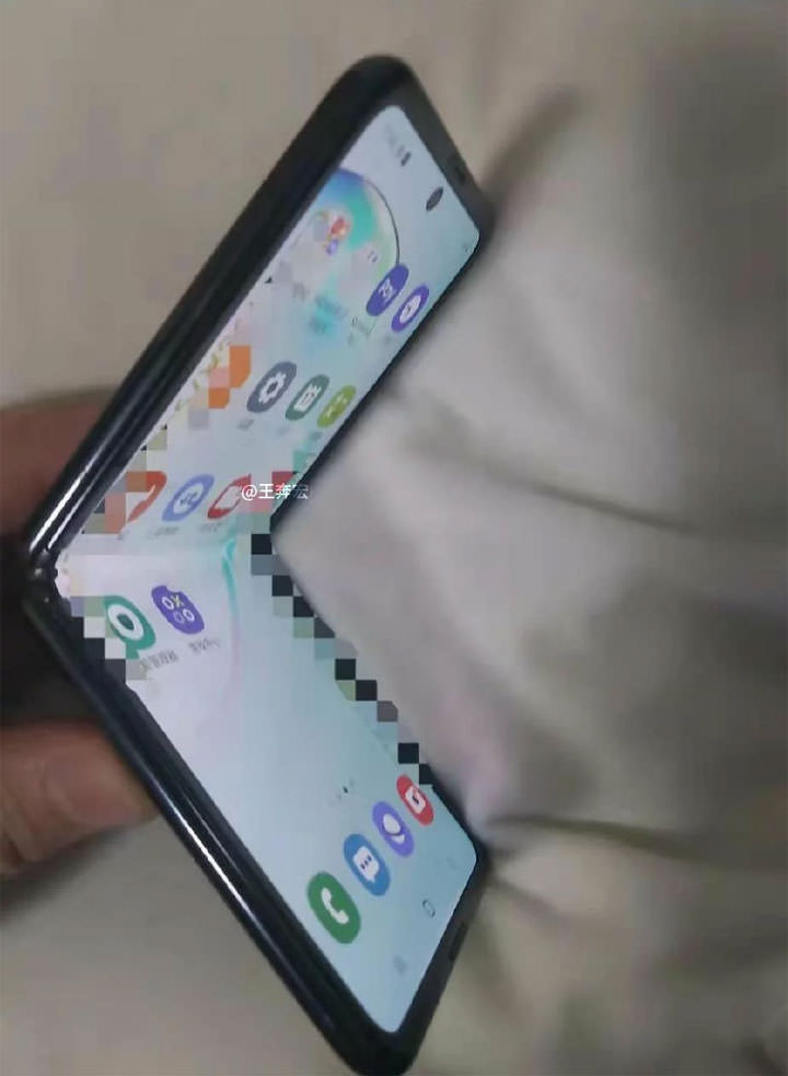 三星新一代折疊螢幕手機 Galaxy Fold2 本尊現身？直立式對折設計，將與 Galaxy S11 一同現身？ - 阿祥的網路筆記本