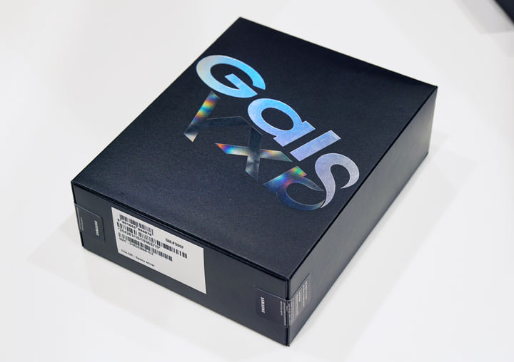 三星 Galaxy Fold 台灣市售版鈦空銀款開箱！使用心得快速報告！ - 阿祥的網路筆記本