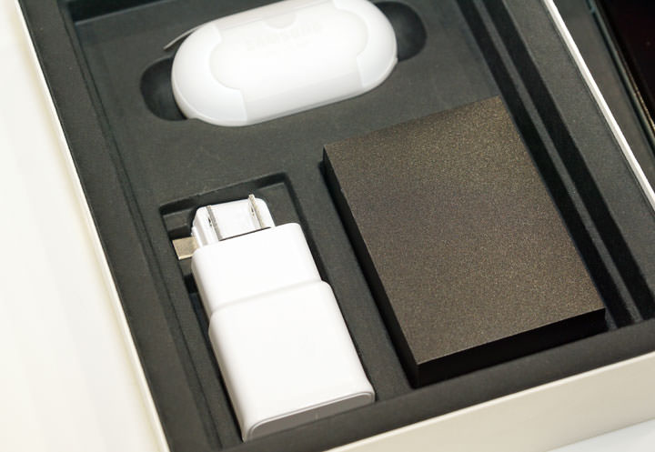 三星 Galaxy Fold 台灣市售版鈦空銀款開箱！使用心得快速報告！ - 阿祥的網路筆記本