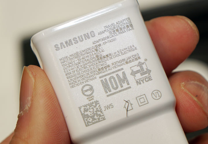 三星 Galaxy Fold 台灣市售版鈦空銀款開箱！使用心得快速報告！ - 阿祥的網路筆記本