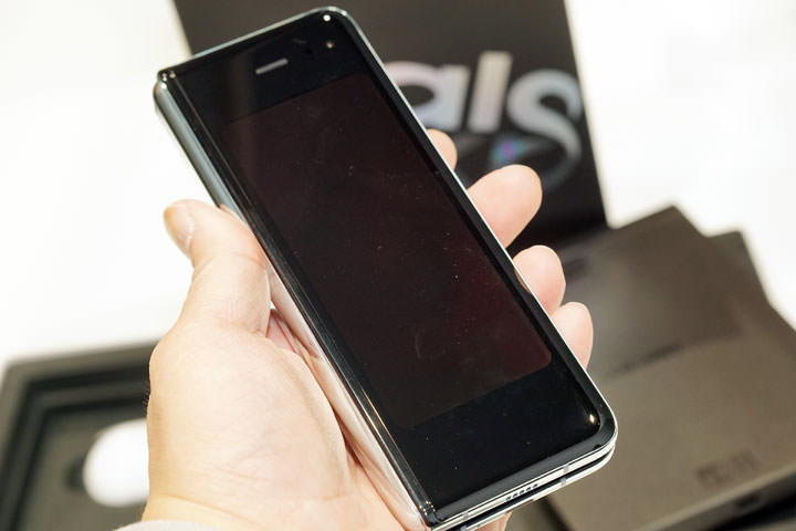 三星 Galaxy Fold 台灣市售版鈦空銀款開箱！使用心得快速報告！ - 阿祥的網路筆記本