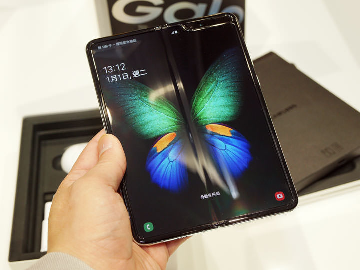 三星 Galaxy Fold 台灣市售版鈦空銀款開箱！使用心得快速報告！ - 阿祥的網路筆記本