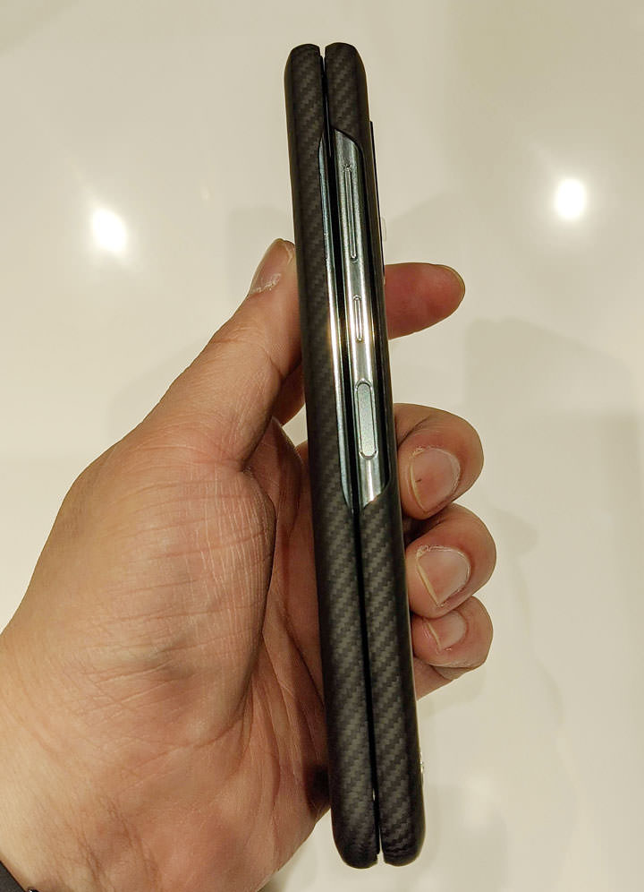 三星 Galaxy Fold 台灣市售版鈦空銀款開箱！使用心得快速報告！ - 阿祥的網路筆記本