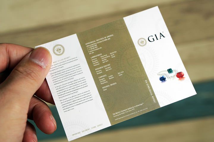 脆弱鏡頭的「帝王級」防護!hoda 藍寶石鏡頭貼開箱:GIA 國際認證,硬度僅次於鑽石的強悍! - 阿祥的網路筆記本 脆弱鏡頭的「帝王級」防護!hoda 藍寶石鏡頭貼開箱:GIA 國際認證,硬度僅次於鑽石的強悍! - 阿祥的網路筆記本