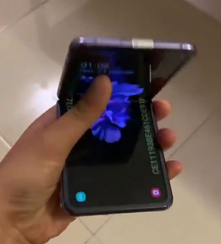 三星 Galaxy Z Flip 實機上手影片曝光!極高完成度,看起來非常接近市售版本? - 阿祥的網路筆記本 三星 Galaxy Z Flip 實機上手影片曝光!極高完成度,看起來非常接近市售版本? - 阿祥的網路筆記本