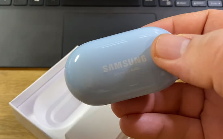 三星新一代真無線藍牙耳機 Galaxy Buds+ 實機開箱影片提前曝光!更大的電池續航,並能與 iOS 裝置相容! - 阿祥的網路筆記本 三星新一代真無線藍牙耳機 Galaxy Buds+ 實機開箱影片提前曝光!更大的電池續航,並能與 iOS 裝置相容! - 阿祥的網路筆記本