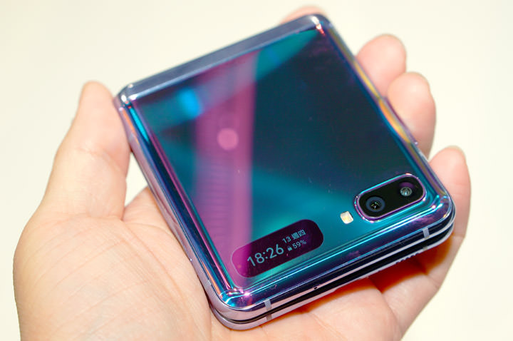 三星 Galaxy Z Flip 今日展開預購，台灣 2/21 限量上市，實機功能如何？搶動手玩玩看！ - 阿祥的網路筆記本