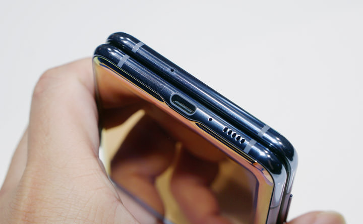 三星 Galaxy Z Flip 今日展開預購，台灣 2/21 限量上市，實機功能如何？搶動手玩玩看！ - 阿祥的網路筆記本