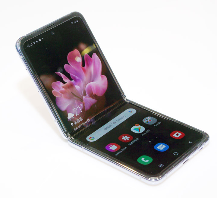 三星 Galaxy Z Flip 今日展開預購，台灣 2/21 限量上市，實機功能如何？搶動手玩玩看！ - 阿祥的網路筆記本