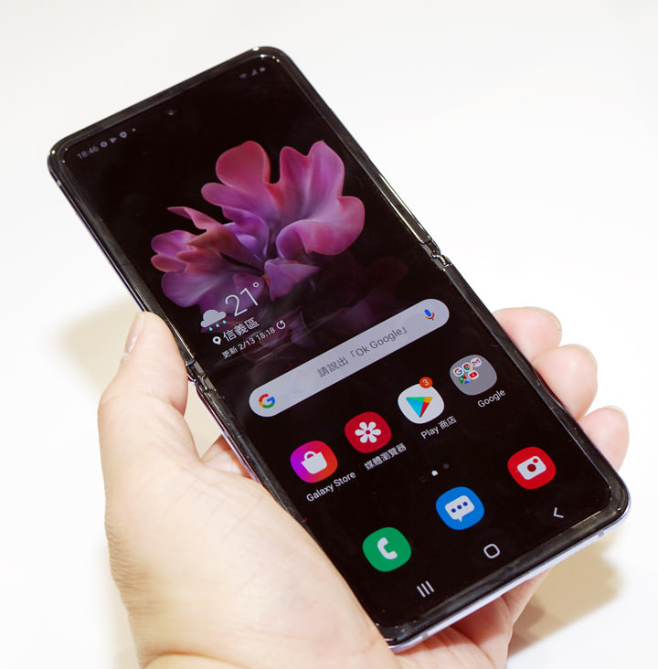 三星 Galaxy Z Flip 今日展開預購，台灣 2/21 限量上市，實機功能如何？搶動手玩玩看！ - 阿祥的網路筆記本