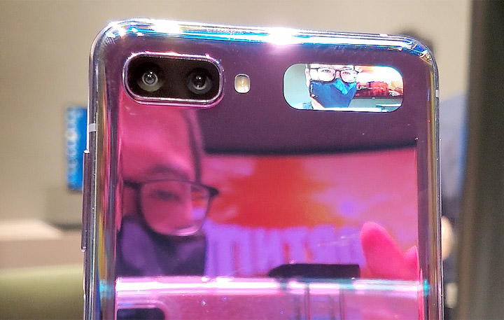 三星 Galaxy Z Flip 今日展開預購，台灣 2/21 限量上市，實機功能如何？搶動手玩玩看！ - 阿祥的網路筆記本