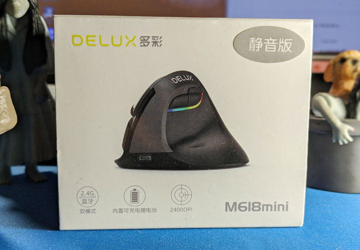 DeLUX M618mini 雙模垂直靜音無線光學滑鼠開箱：告別「滑鼠手」，試試看「垂直側握」新姿勢！ - 阿祥的網路筆記本