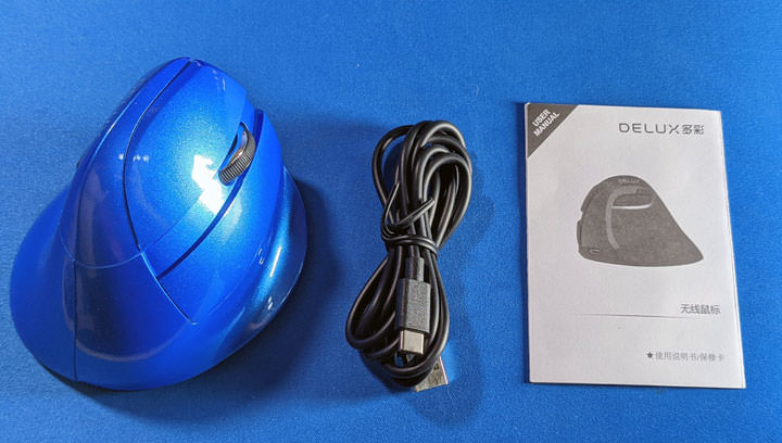 DeLUX M618mini 雙模垂直靜音無線光學滑鼠開箱：告別「滑鼠手」，試試看「垂直側握」新姿勢！ - 阿祥的網路筆記本