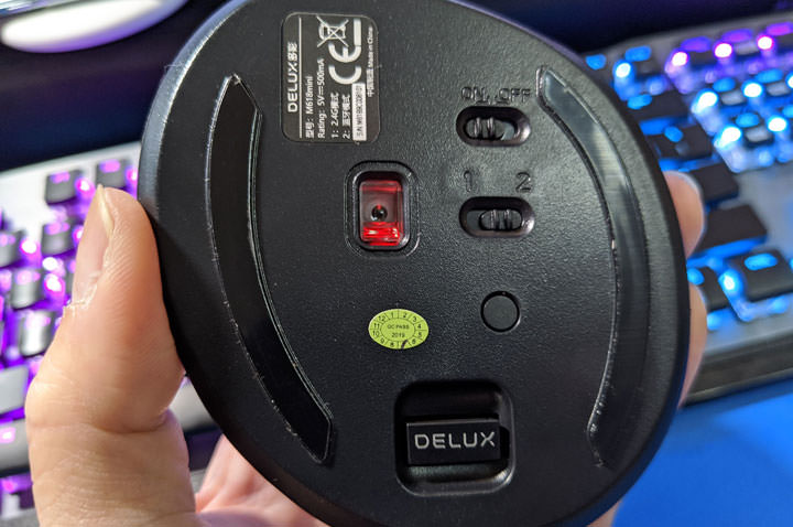 DeLUX M618mini 雙模垂直靜音無線光學滑鼠開箱：告別「滑鼠手」，試試看「垂直側握」新姿勢！ - 阿祥的網路筆記本