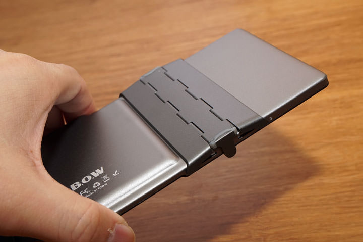 手機也能高效率打字！超便攜 B.O.W. 航世三摺疊藍牙鍵盤開箱！ - 阿祥的網路筆記本