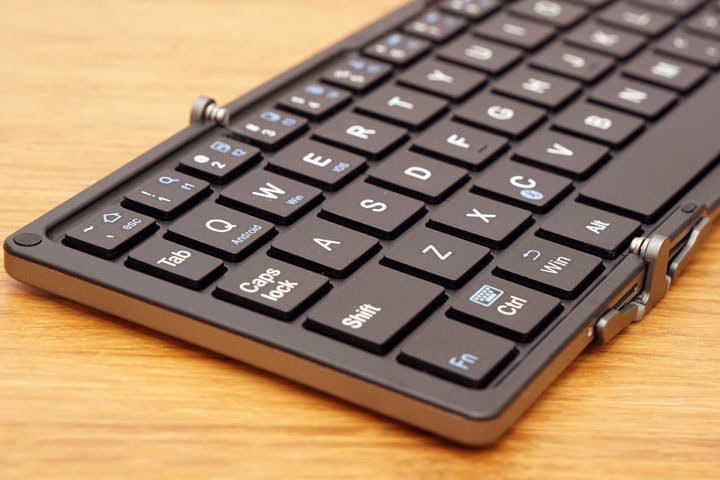 手機也能高效率打字！超便攜 B.O.W. 航世三摺疊藍牙鍵盤開箱！ - 阿祥的網路筆記本