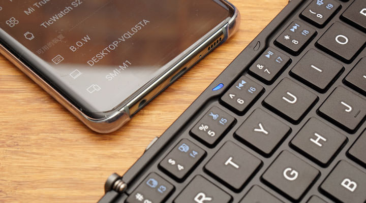 手機也能高效率打字！超便攜 B.O.W. 航世三摺疊藍牙鍵盤開箱！ - 阿祥的網路筆記本