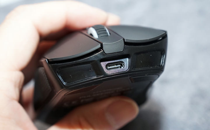 真．無線電競體驗：HyperX Pulsefire Dart 無線電競滑鼠 & ChargePlay Base 無線充電座雙開箱分享！ - 阿祥的網路筆記本