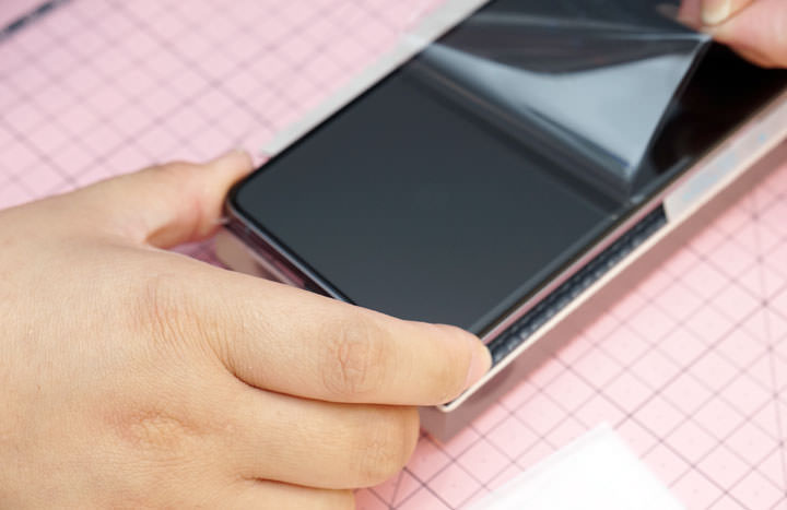 hoda 3D UV 膠全貼合滿版玻璃保護貼與柔石軍規防摔殼開箱：兼顧前後防護，三星 Galaxy S20 Ultra 的完美守護者！ - 阿祥的網路筆記本