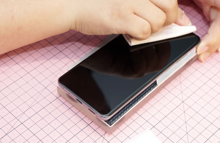 hoda 3D UV 膠全貼合滿版玻璃保護貼與柔石軍規防摔殼開箱：兼顧前後防護，三星 Galaxy S20 Ultra 的完美守護者！ - 阿祥的網路筆記本