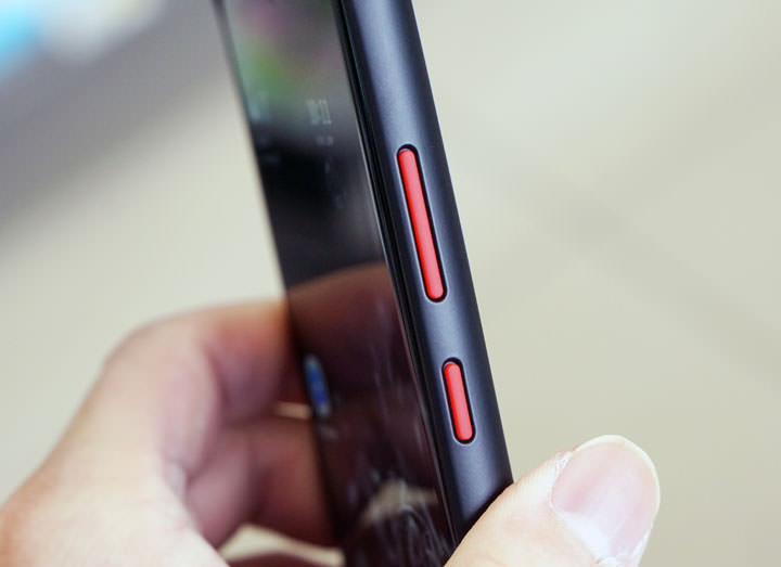 hoda 3D UV 膠全貼合滿版玻璃保護貼與柔石軍規防摔殼開箱：兼顧前後防護，三星 Galaxy S20 Ultra 的完美守護者！ - 阿祥的網路筆記本