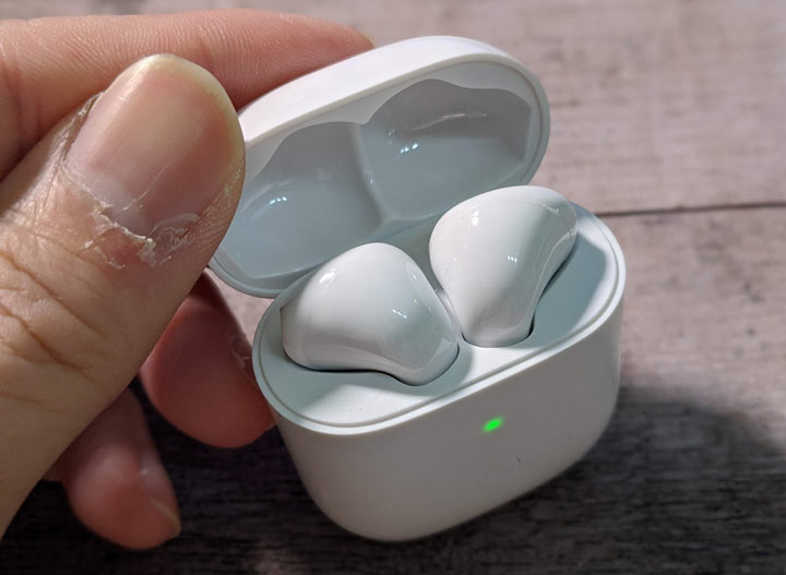 兼具音質與使用便利性!realme Buds Air 幻耳真無線藍牙耳機開箱分享,同價位產品最佳規格、體積小巧且體驗優異! - 阿祥的網路筆記本 兼具音質與使用便利性!realme Buds Air 幻耳真無線藍牙耳機開箱分享,同價位產品最佳規格、體積小巧且體驗優異! - 阿祥的網路筆記本