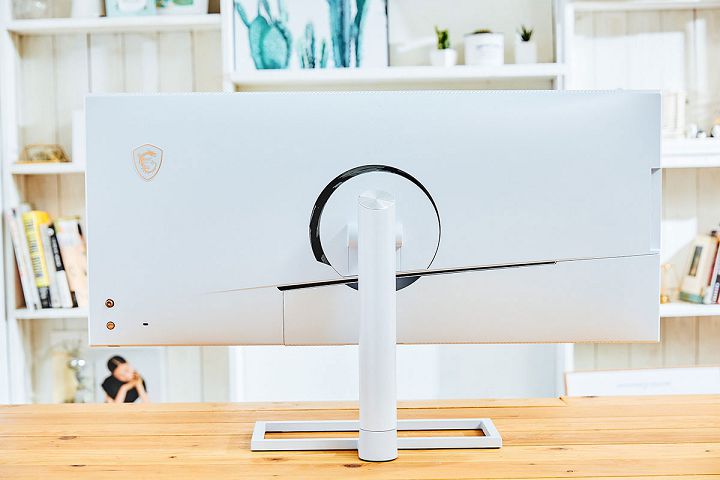 為創作者量身打造的專業顯示器：MSI Prestige PS341WU 開箱評測～ 21:9 超廣視角 IPS Nano Color 面板，5K2K 超高解析度滿足專業設計需求！ - 阿祥的網路筆記本