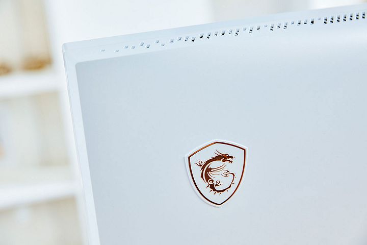 為創作者量身打造的專業顯示器：MSI Prestige PS341WU 開箱評測～ 21:9 超廣視角 IPS Nano Color 面板，5K2K 超高解析度滿足專業設計需求！ - 阿祥的網路筆記本