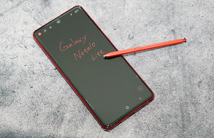 不喜歡曲面螢幕？傳言 Galaxy Note20 基本版將會改採平面螢幕，高階款仍維持曲面螢幕設計！ - 阿祥的網路筆記本
