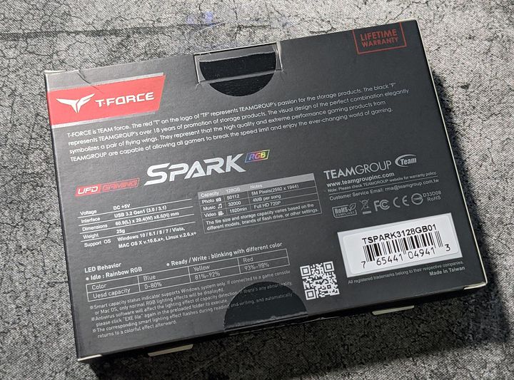 十銓 T-FORCE SPARK RGB 隨身碟開箱:存取高效,RGB 燈效兼具酷炫與實用性!更能同時支援 PC 與遊樂器! - 阿祥的網路筆記本 十銓 T-FORCE SPARK RGB 隨身碟開箱:存取高效,RGB 燈效兼具酷炫與實用性!更能同時支援 PC 與遊樂器! - 阿祥的網路筆記本