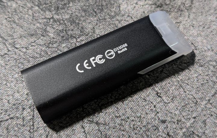 十銓 T-FORCE SPARK RGB 隨身碟開箱:存取高效,RGB 燈效兼具酷炫與實用性!更能同時支援 PC 與遊樂器! - 阿祥的網路筆記本 十銓 T-FORCE SPARK RGB 隨身碟開箱:存取高效,RGB 燈效兼具酷炫與實用性!更能同時支援 PC 與遊樂器! - 阿祥的網路筆記本