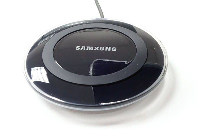 輕輕一放,電力隨時UP UP!三星原廠無線充電板開箱與使用心得! - 阿祥的網路筆記本 wcharger008