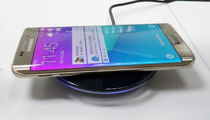 輕輕一放,電力隨時UP UP!三星原廠無線充電板開箱與使用心得! - 阿祥的網路筆記本 wcharger009