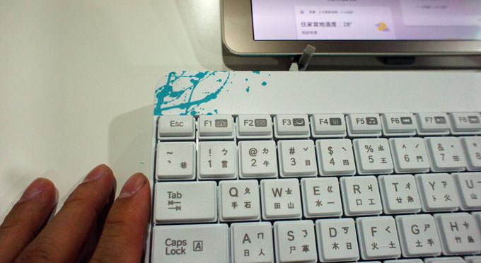 tabletkeyboard010