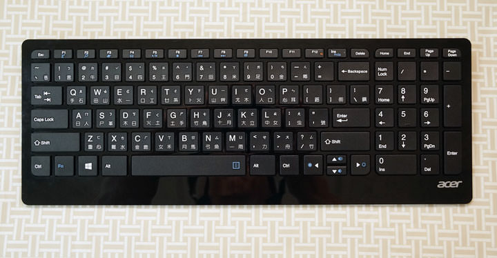 17.3 吋超大平板?可以讓你帶著走的 AIO 桌上型主機「Acer Aspire Z3-700」開箱與深度評測心得! - 阿祥的網路筆記本 015