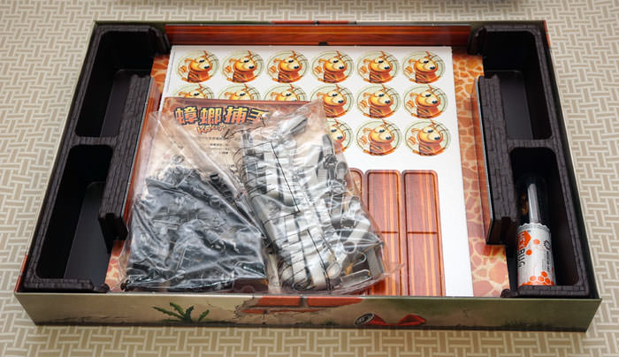 怕蟑螂的別鐵齒！派對、多人同樂一定要試試超逼真的桌上遊戲「蟑螂捕手」開箱給你看！ - 阿祥的網路筆記本