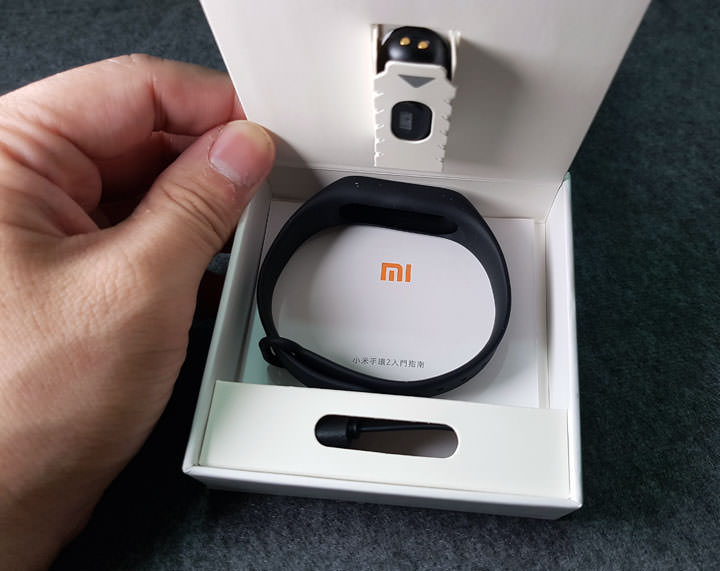 功能更豐富,但價格同樣實惠的「小米手環2」快速開箱與使用分享! - 阿祥的網路筆記本 005