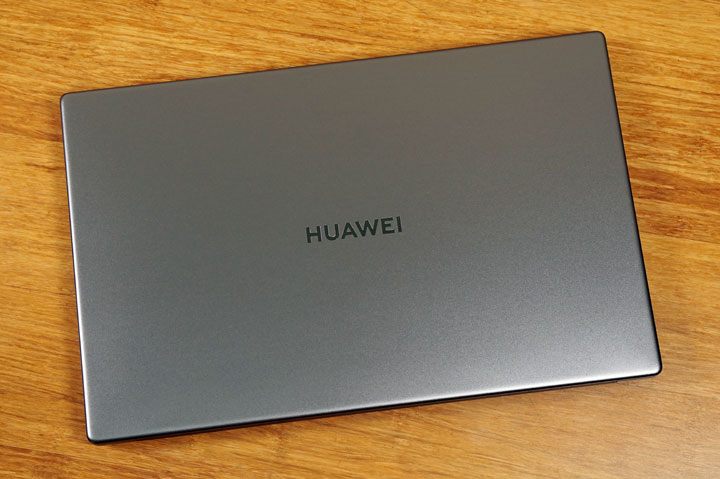 HUAWEI MateBook D15 開箱與深度評測：CP 值爆表！集輕薄、高質感與全面屏於一身！ - 阿祥的網路筆記本