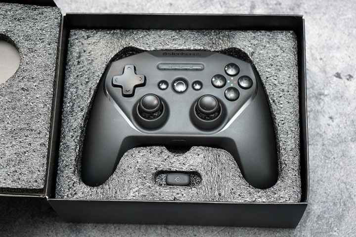 電腦、行動雙平台支援：Steelseries Stratus Duo 開箱實測～搭配 Steam Link 在行動裝置暢玩 PC 大作！ - 阿祥的網路筆記本