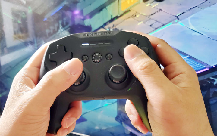 電腦、行動雙平台支援：Steelseries Stratus Duo 開箱實測～搭配 Steam Link 在行動裝置暢玩 PC 大作！ - 阿祥的網路筆記本